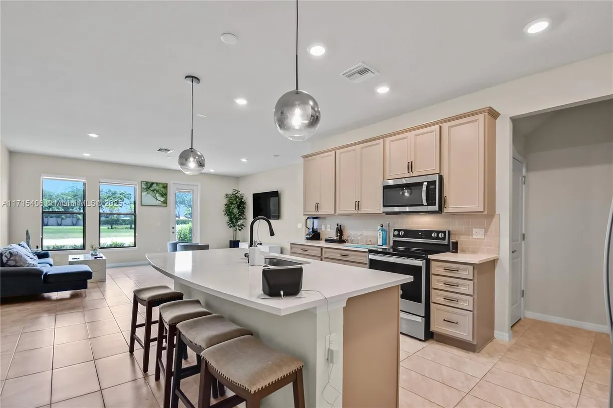 South Florida Real Estate | View 2156 S Appleton Cir S, 2156 | Listing