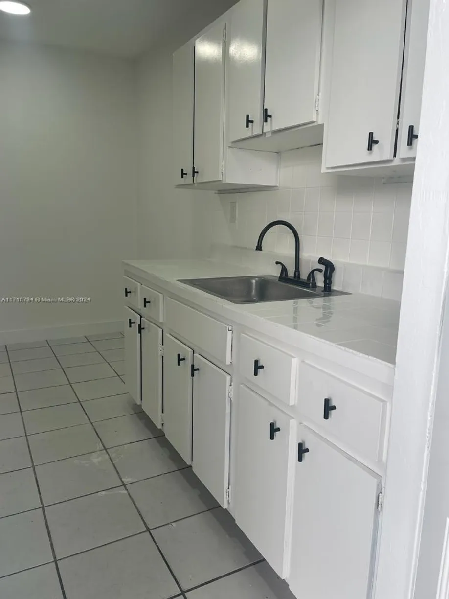 South Florida Real Estate | View 6021 Polk St, 1 | 1 Bed, 1 Bath