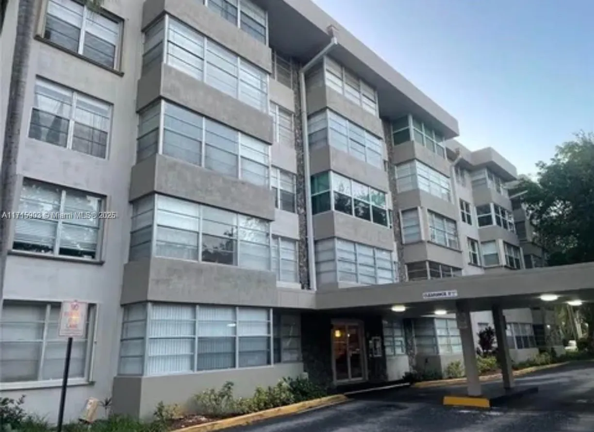 South Florida Real Estate | View 6700 Cypress Rd, 512 | 2 Beds, 2 Baths