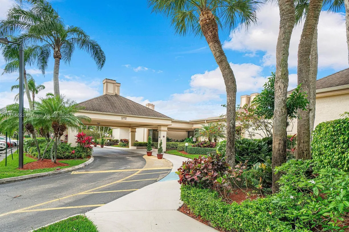 South Florida Real Estate | View 5121 Oak Hill Ln, 426 | Listing