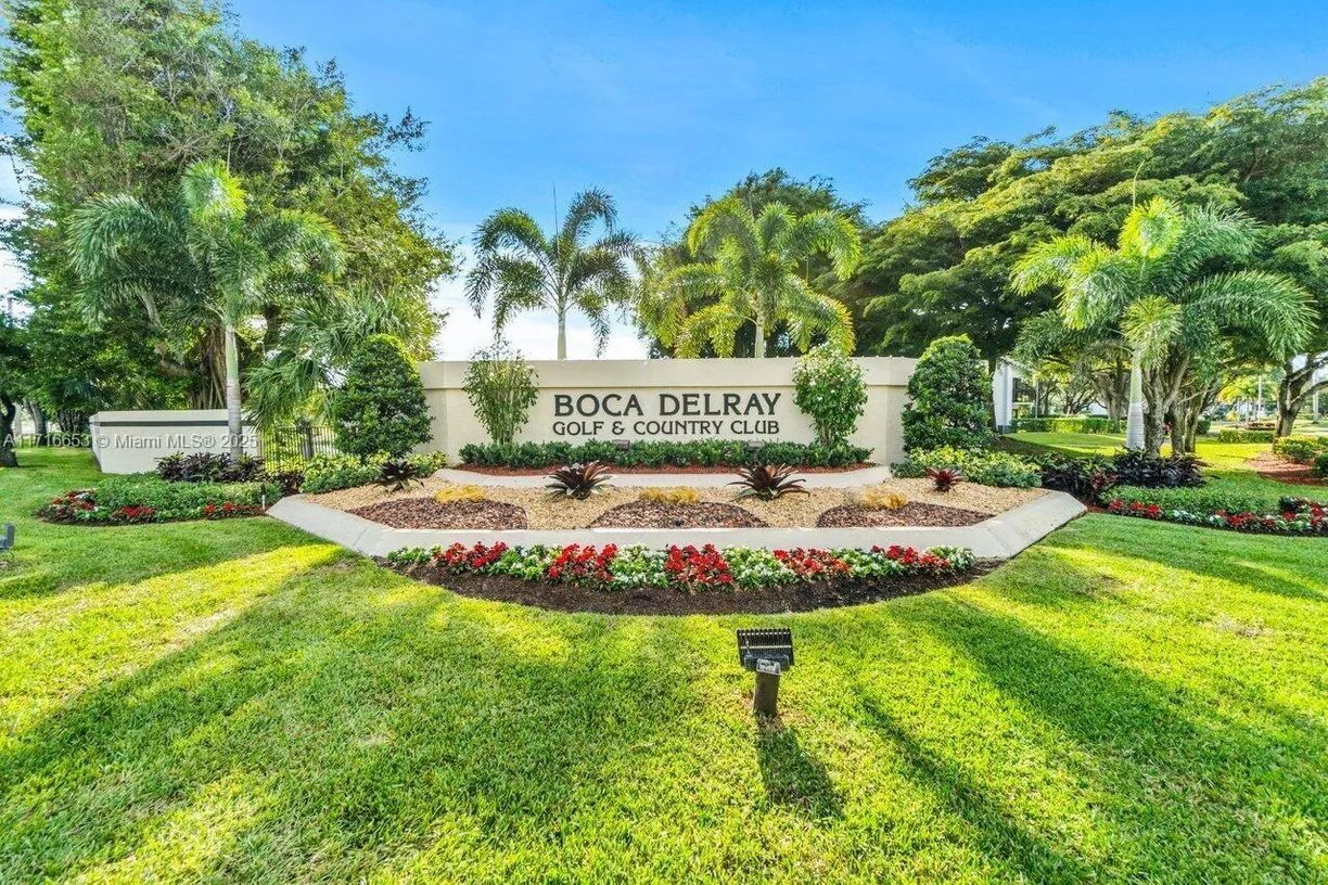 South Florida Real Estate | View 5121 Oak Hill Ln, 426 | 3 Beds, 2 Baths