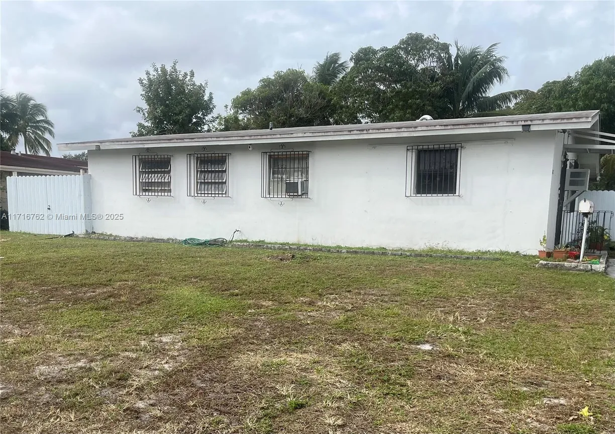 South Florida Real Estate | View 2900 Davie Blvd | Listing