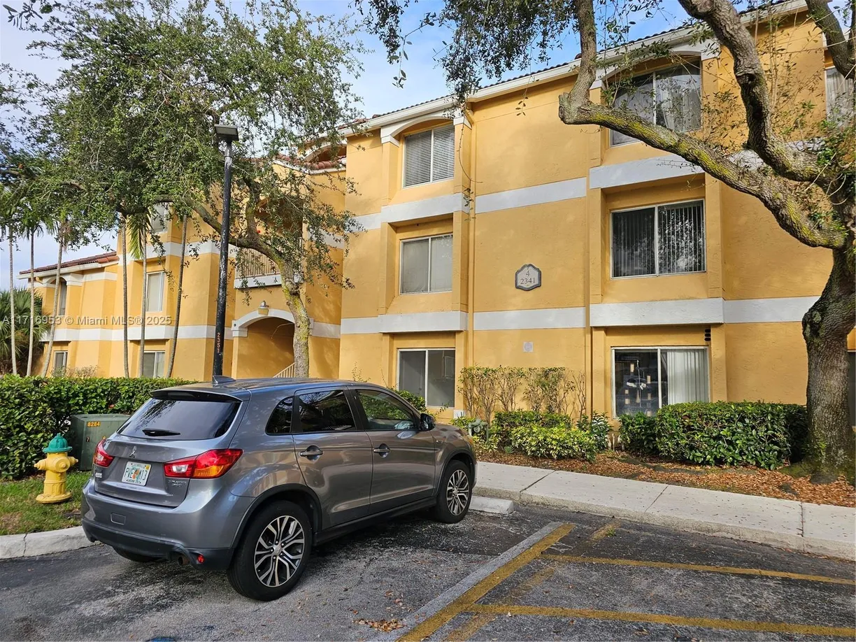 South Florida Real Estate | View  | 2 Beds, 2 Baths