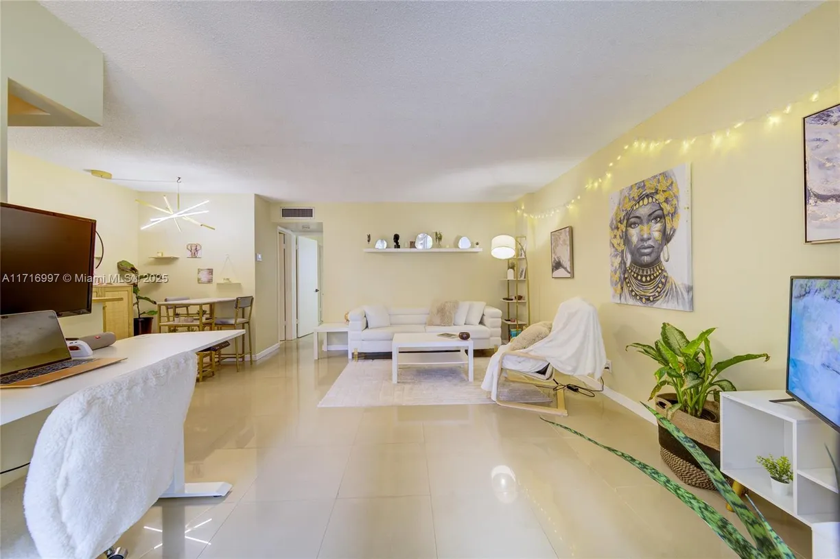 South Florida Real Estate | View 1040 SE 4th Ave, 128 | Listing