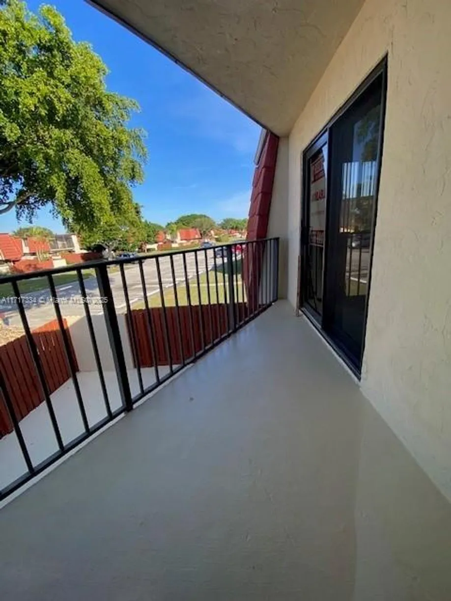 South Florida Real Estate | View 3694 Victoria Dr | Listing