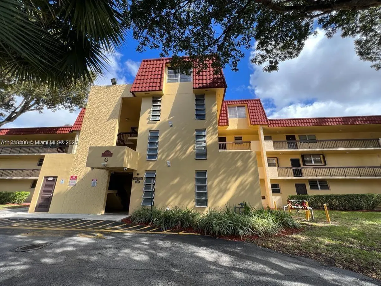South Florida Real Estate | View 3253 Foxcroft Rd, G109 | 2 Beds, 2 Baths