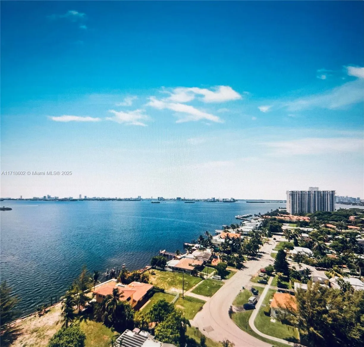 South Florida Real Estate | View 11111 Biscayne Blvd, 4E | 2 Beds, 2 Baths