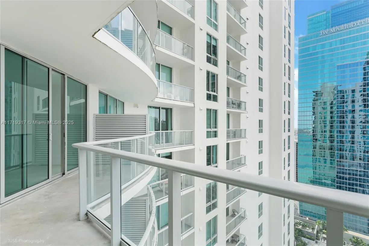 South Florida Real Estate | View 300 S Biscayne Blvd, T-2807 | 1 Bed, 1 Bath