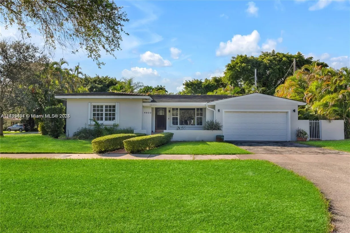 South Florida Real Estate | View 4930 Riviera Dr | 3 Beds, 2 Baths