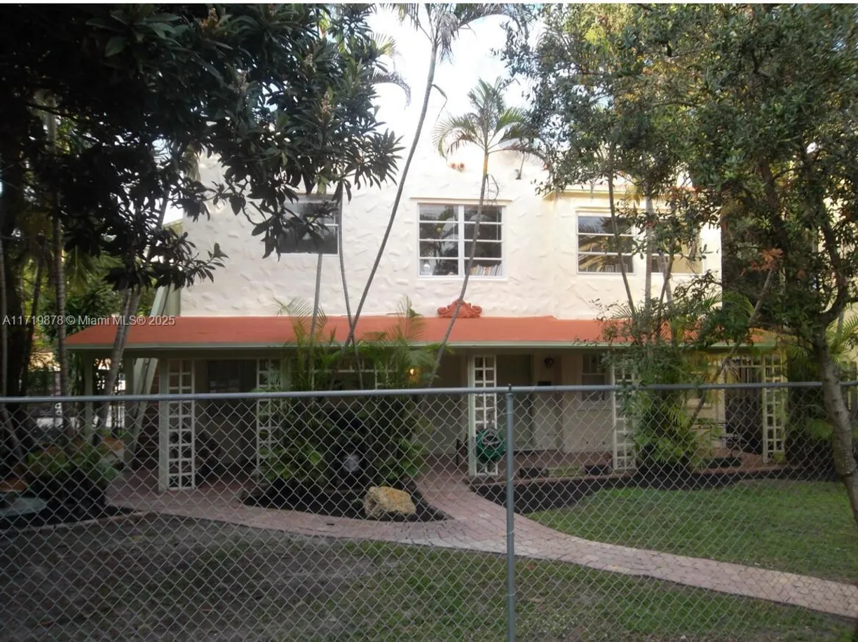 South Florida Real Estate | View 1309 SE 1st St, 1 | 1 Bed, 1 Bath