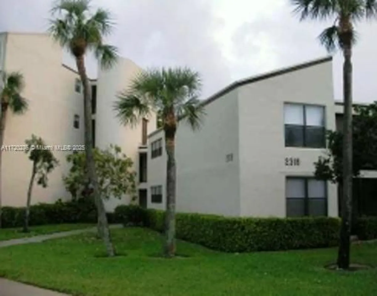 South Florida Real Estate | View 2318 S Cypress Bend Dr, 125 | 2 Beds, 2 Baths
