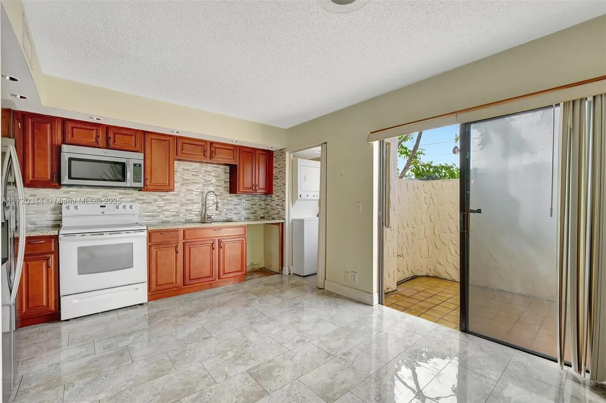 South Florida Real Estate | View 232 SE 10th Ave, 232 | Listing