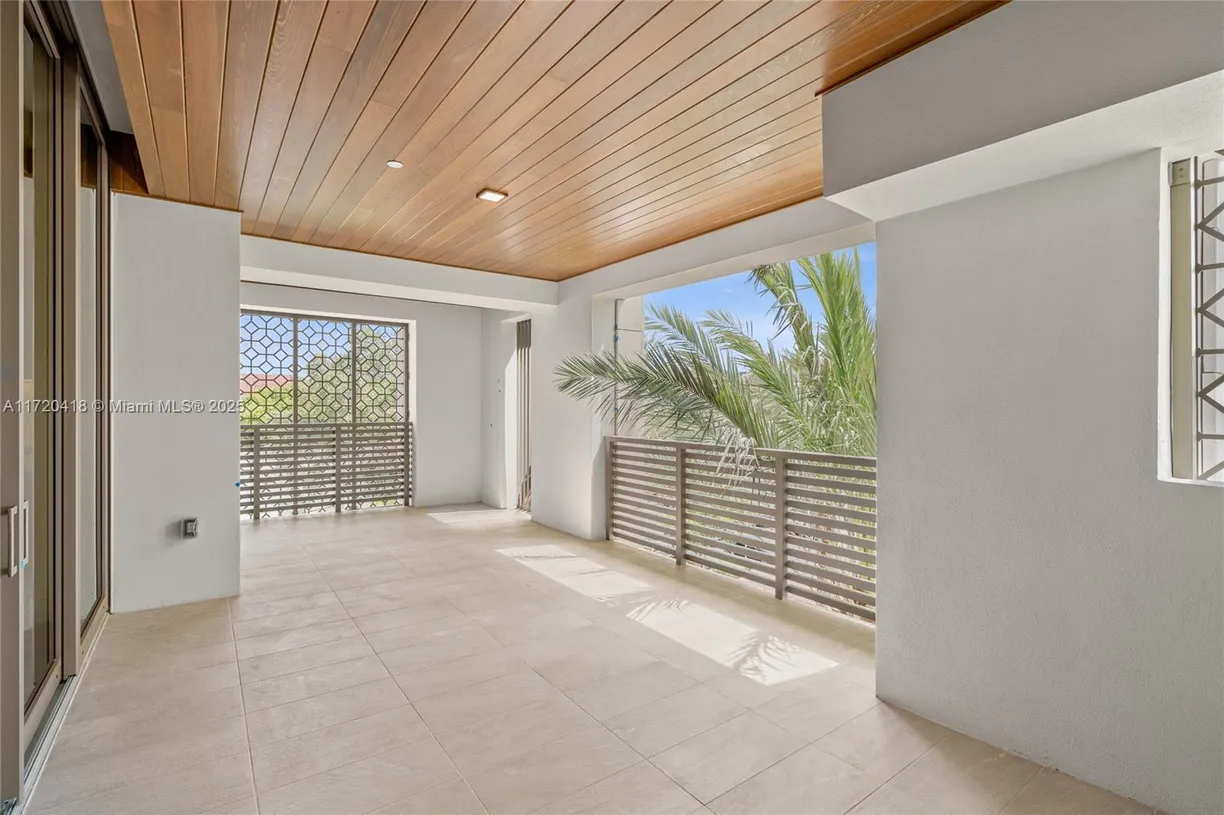 South Florida Real Estate | View 515 Valencia Ave, 303 | 3 Beds, 3 Baths
