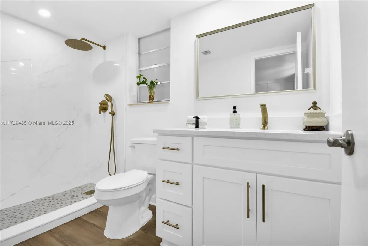 South Florida Real Estate | View 2731 NE 14th St Cswy, 130 | 1 Bed, 1 Bath