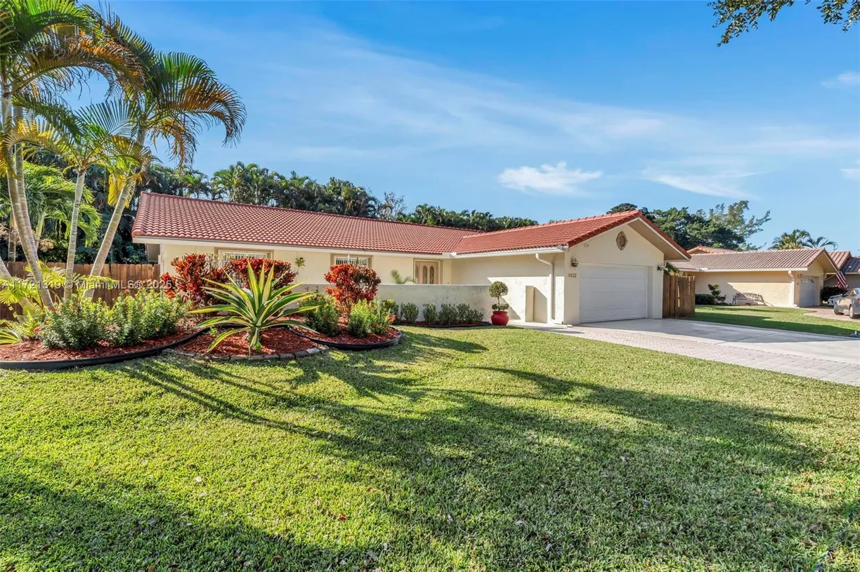 South Florida Real Estate | View 8832 E Escondido Way E | Listing