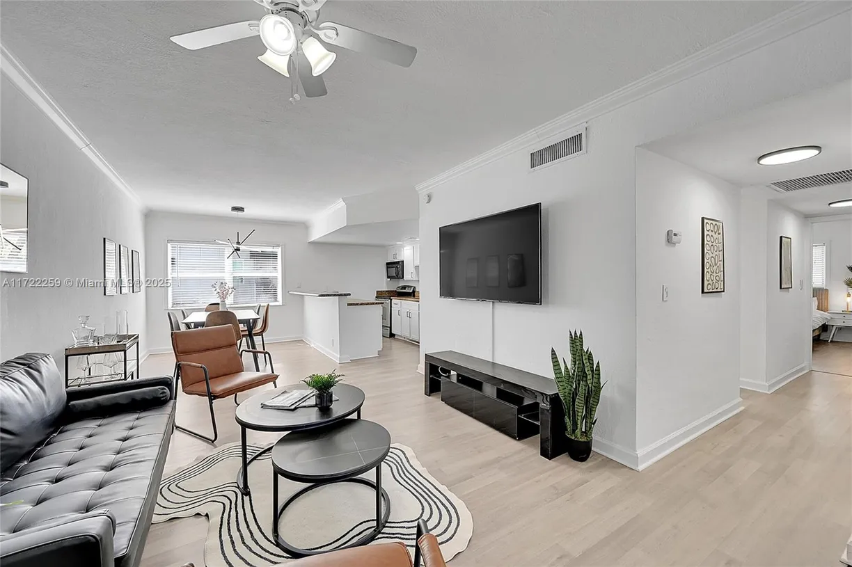 South Florida Real Estate | View 924 SE 2nd St, 8 | Listing