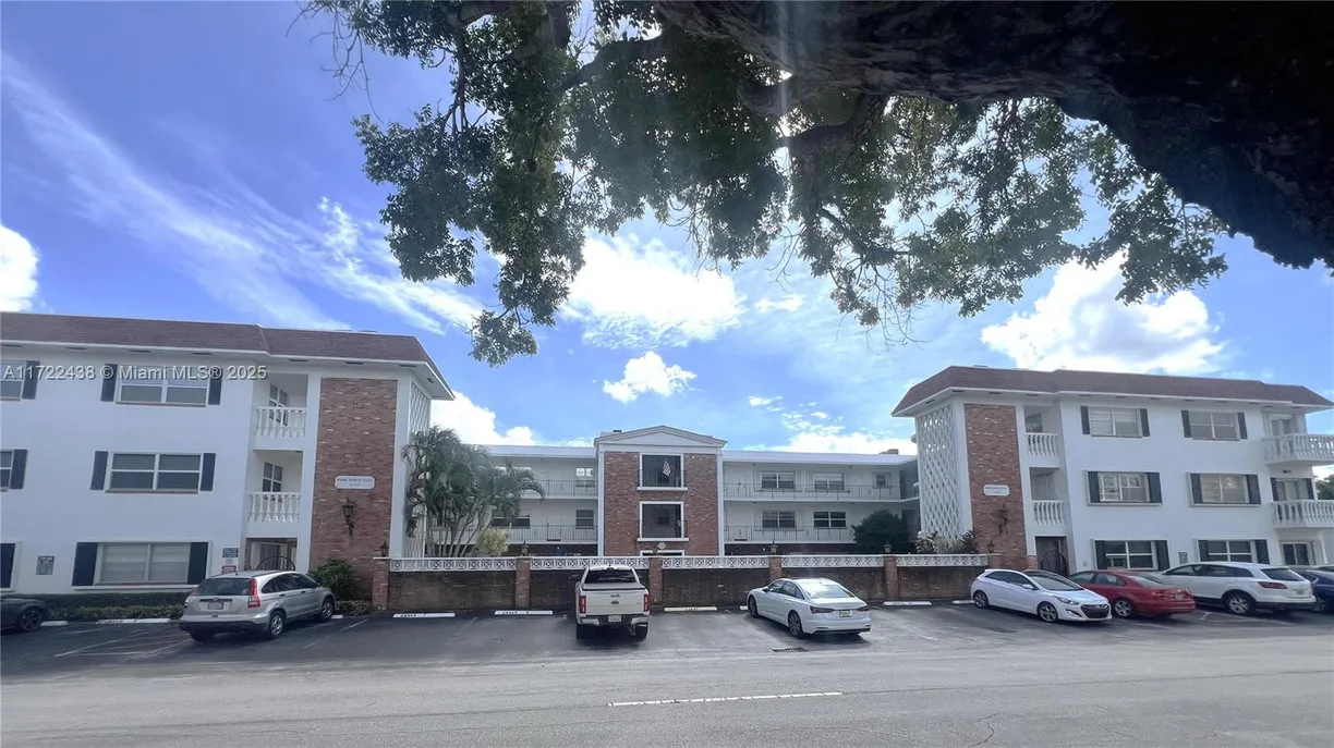 South Florida Real Estate | View 2340 NE 9th St, 307 | 1 Bed, 1 Bath