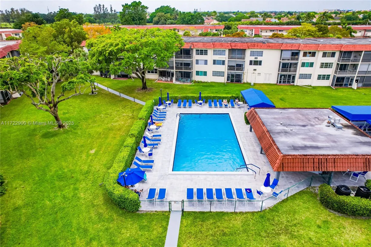 South Florida Real Estate | View 9800 N Hollybrook Lake Dr, 202 | Listing