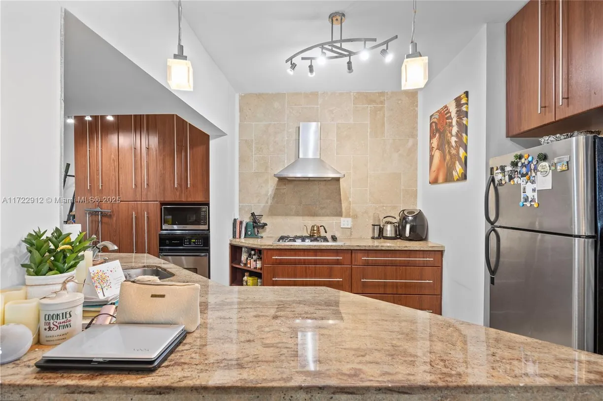 South Florida Real Estate | View 1840 James Ave, 8 | 1 Bed, 1 Bath