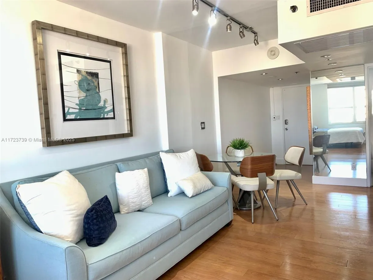 South Florida Real Estate | View 100 Lincoln Rd, 1514A | Listing
