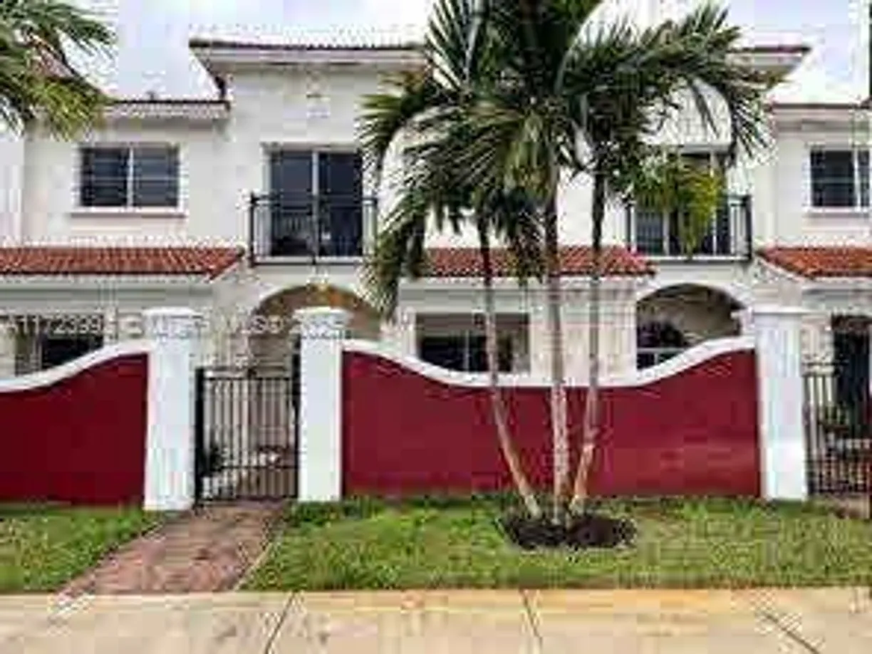 South Florida Real Estate | View  | 2 Beds, 2 Baths