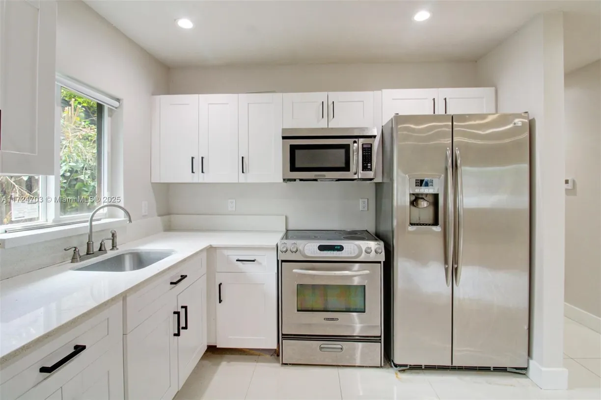 South Florida Real Estate | View 1521 NW 8th Ave, 1521 | 4 Beds, 2 Baths