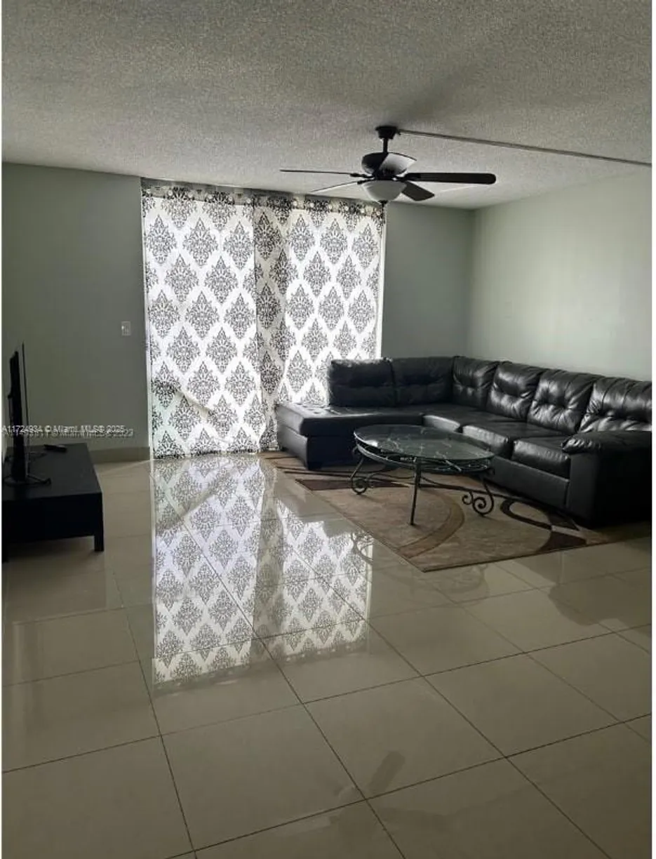 South Florida Real Estate | View 319 NE 14th Ave, 707 | 2 Beds, 2 Baths