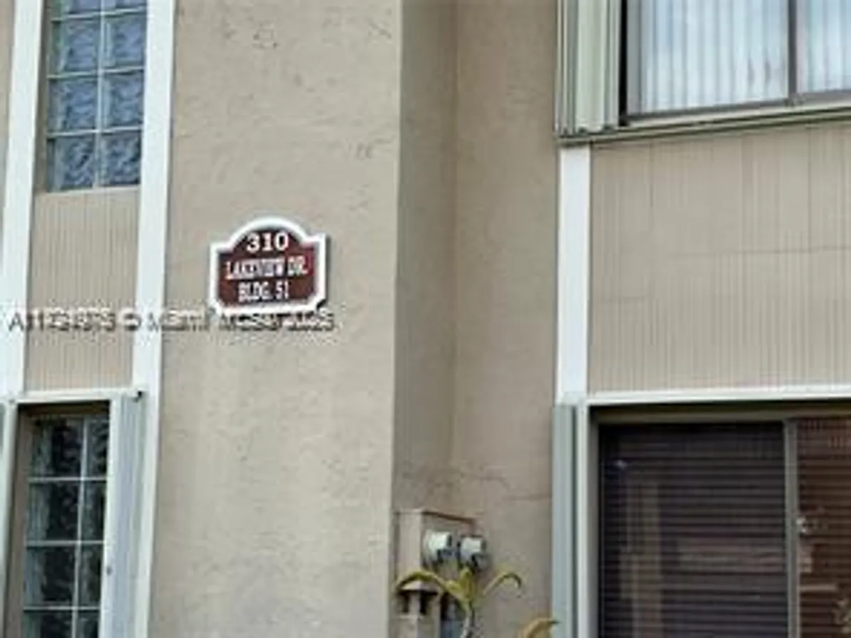 South Florida Real Estate | View 310 Lakeview Dr, 205 | 2 Beds, 2 Baths