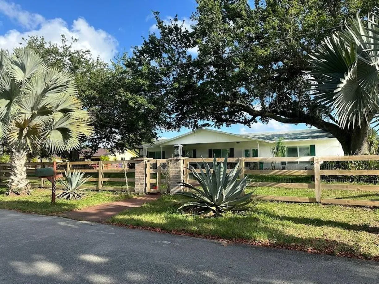 South Florida Real Estate | View 17300 SW 48th St | 3 Beds, 3 Baths