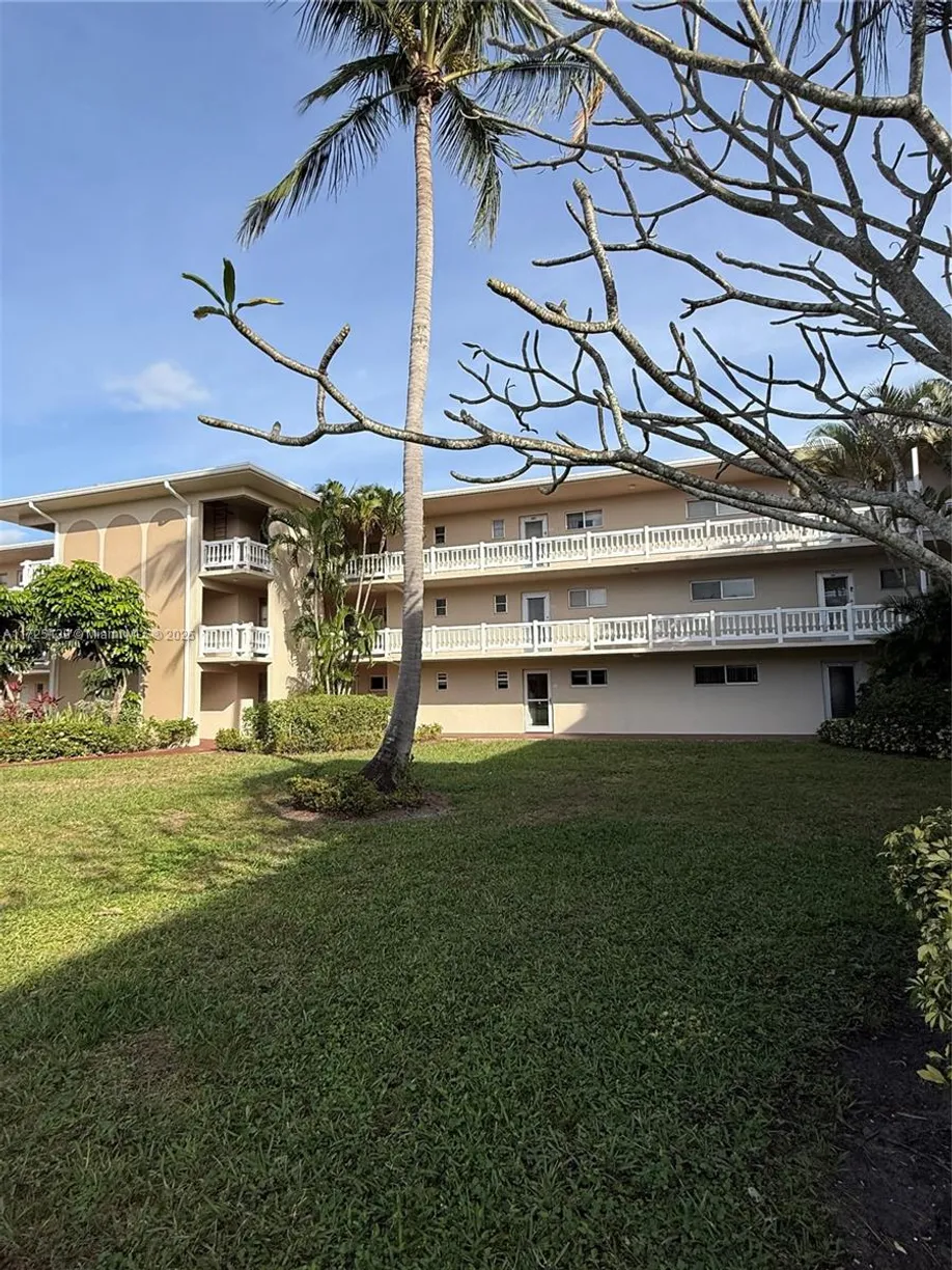 South Florida Real Estate | View 2769 S Garden Dr S, 107 | Listing