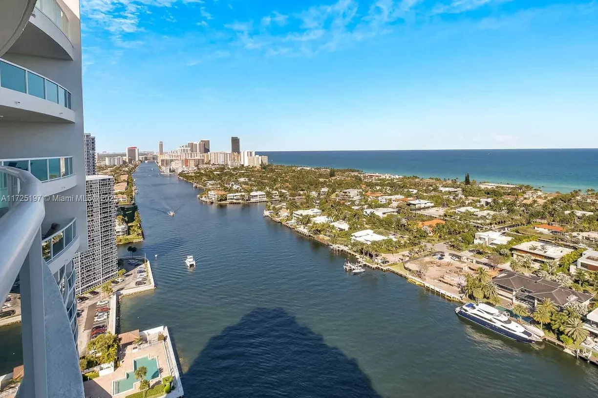 South Florida Real Estate | View 20201 E Country Club Dr, 2705 | 3 Beds, 3 Baths