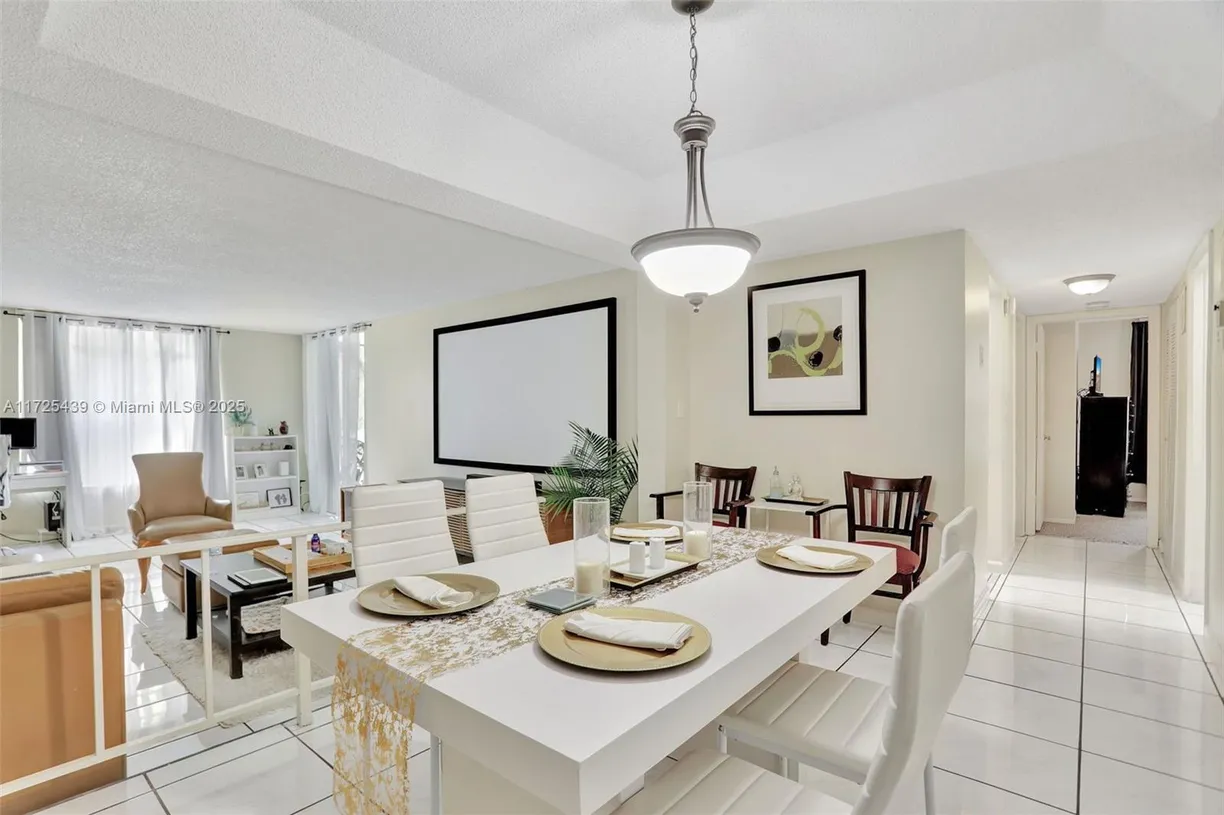 South Florida Real Estate | View 3660 Inverrary Dr, 2X | Listing