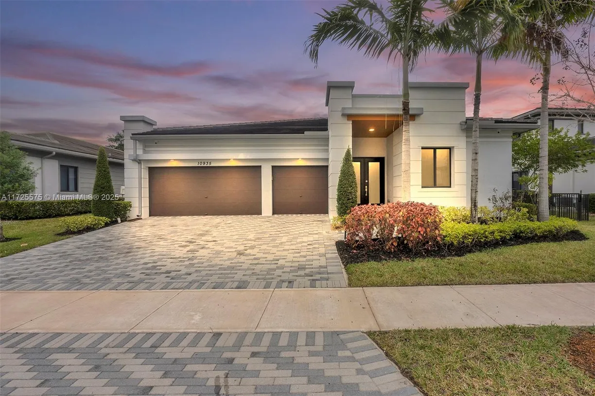 South Florida Real Estate | View 10935 Moore Dr | 5 Beds, 4 Baths