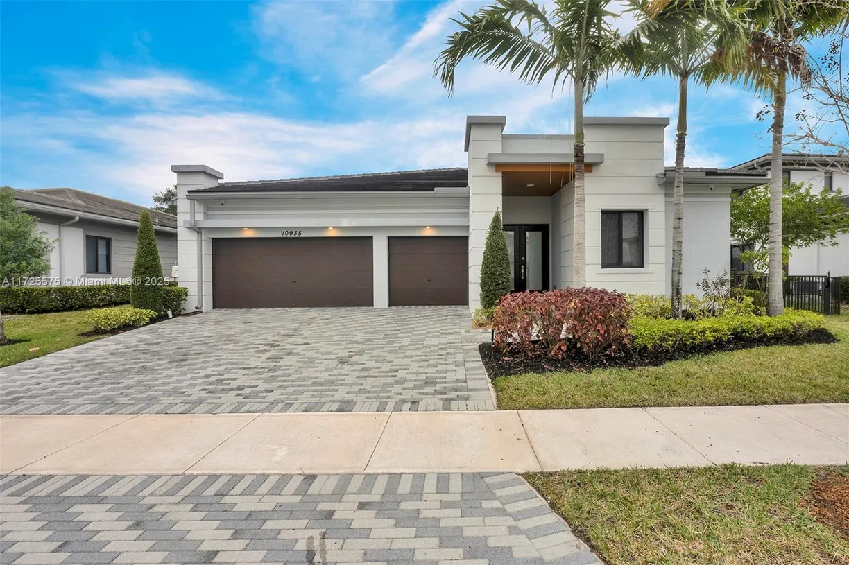 South Florida Real Estate | View 10935 Moore Dr | Listing