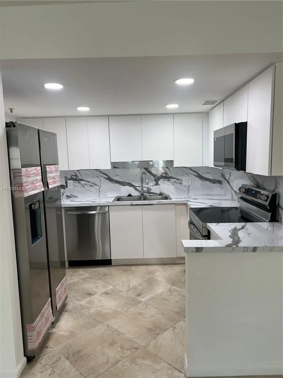 South Florida Real Estate | View 2339 Linton Ridge Cir, E9 | 2 Beds, 2 Baths