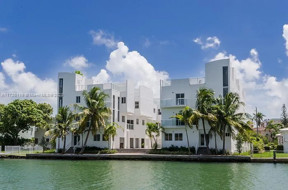 South Florida Real Estate | View 1975 Calais Dr, 5 | 4 Beds, 3 Baths