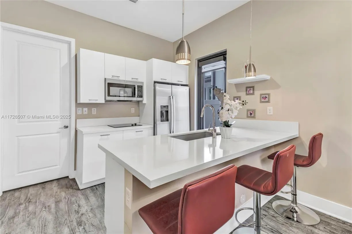 South Florida Real Estate | View 495 SW 175th Ave, 1 | 1 Bed, 1 Bath