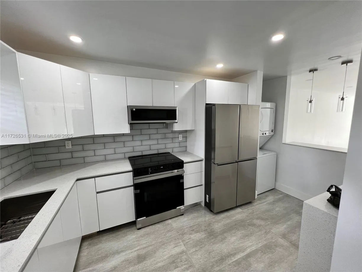 South Florida Real Estate | View 6080 NW 44th St, 314 | 2 Beds, 2 Baths