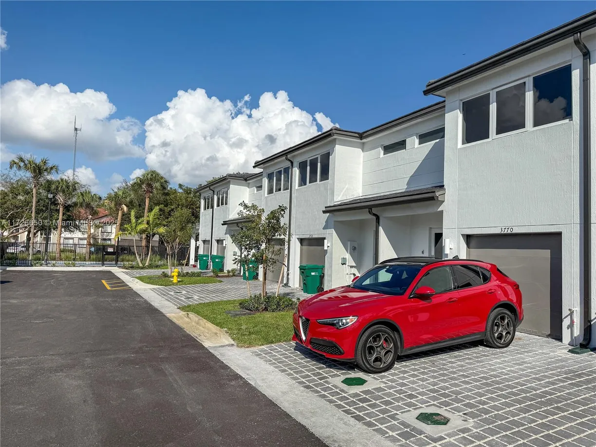 South Florida Real Estate | View 3770 SW 50th Ave, 3770 | 3 Beds, 2 Baths