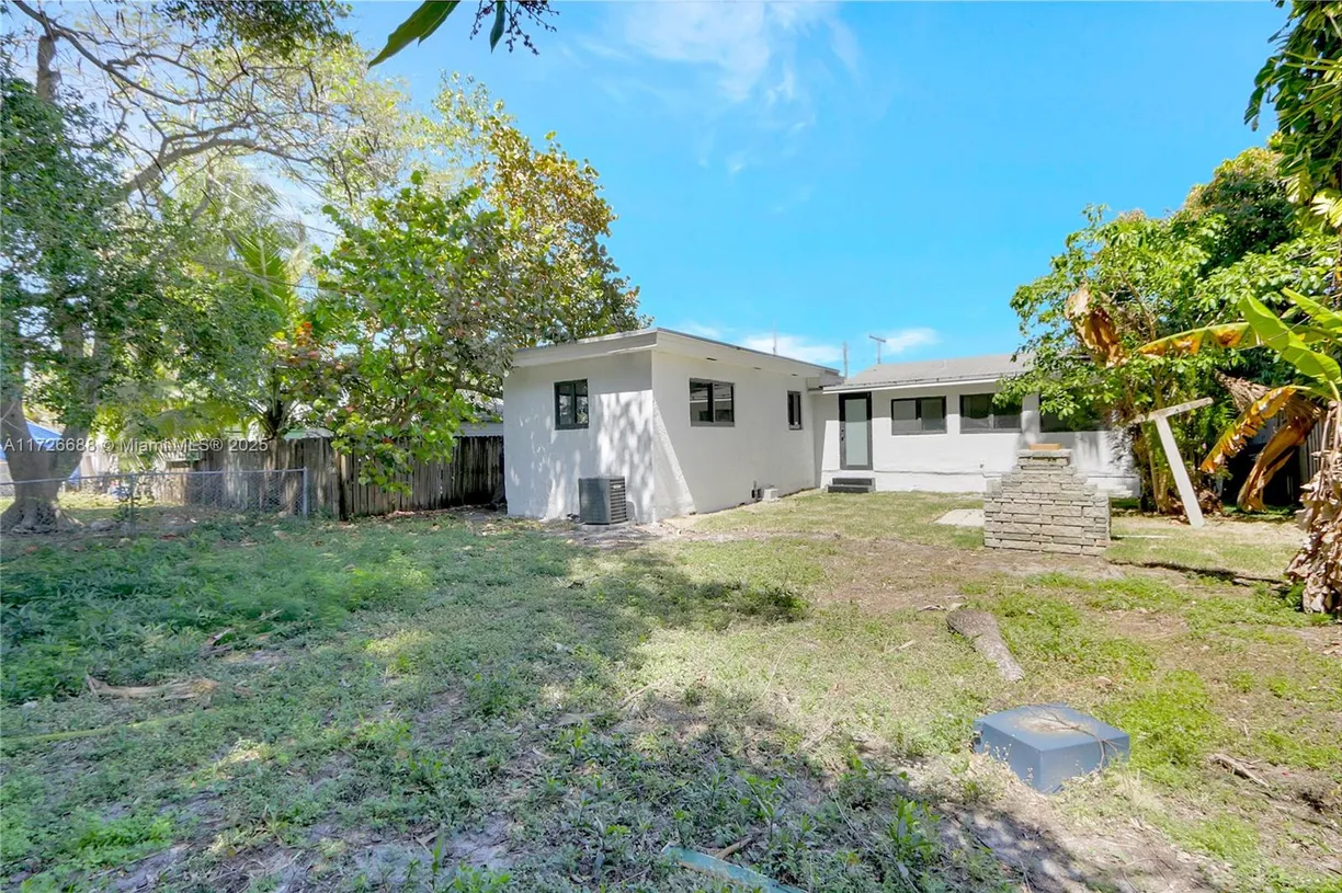 South Florida Real Estate | View 2454 Garfield St | Listing
