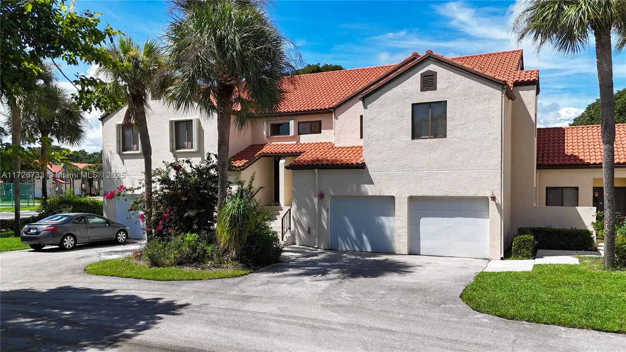 South Florida Real Estate | View 20 Via De Casas Sur, 202 | Listing