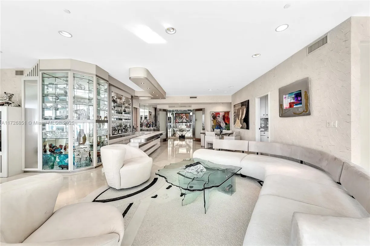 South Florida Real Estate | View 10101 Collins Ave, 11D+cabana | Listing