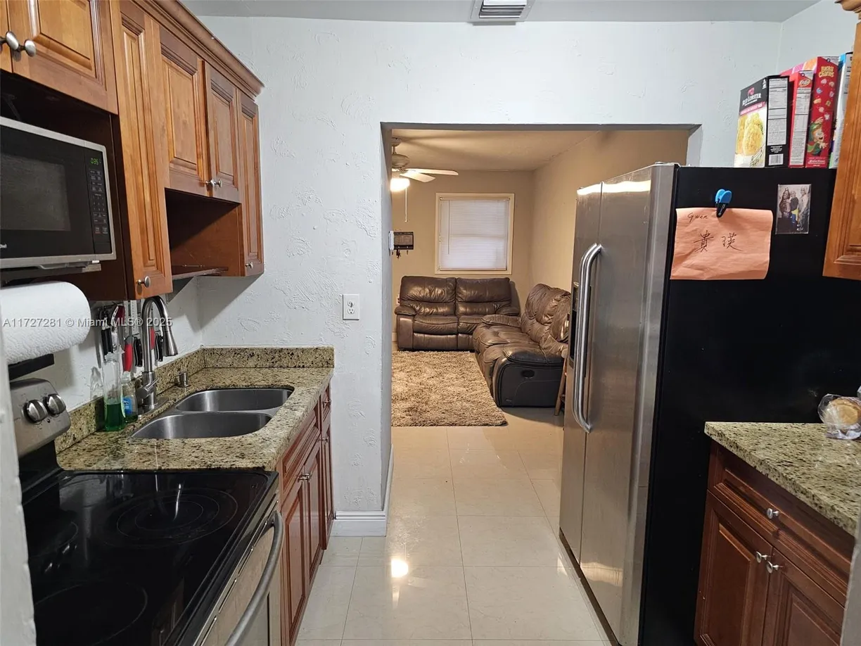 South Florida Real Estate | View 709 N 20th Ct | Listing