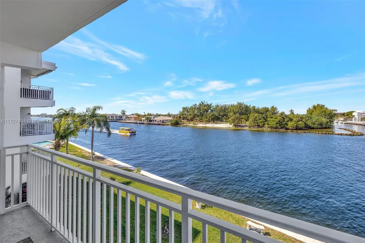 South Florida Real Estate | View 1111 N Riverside Dr, 307 | Listing
