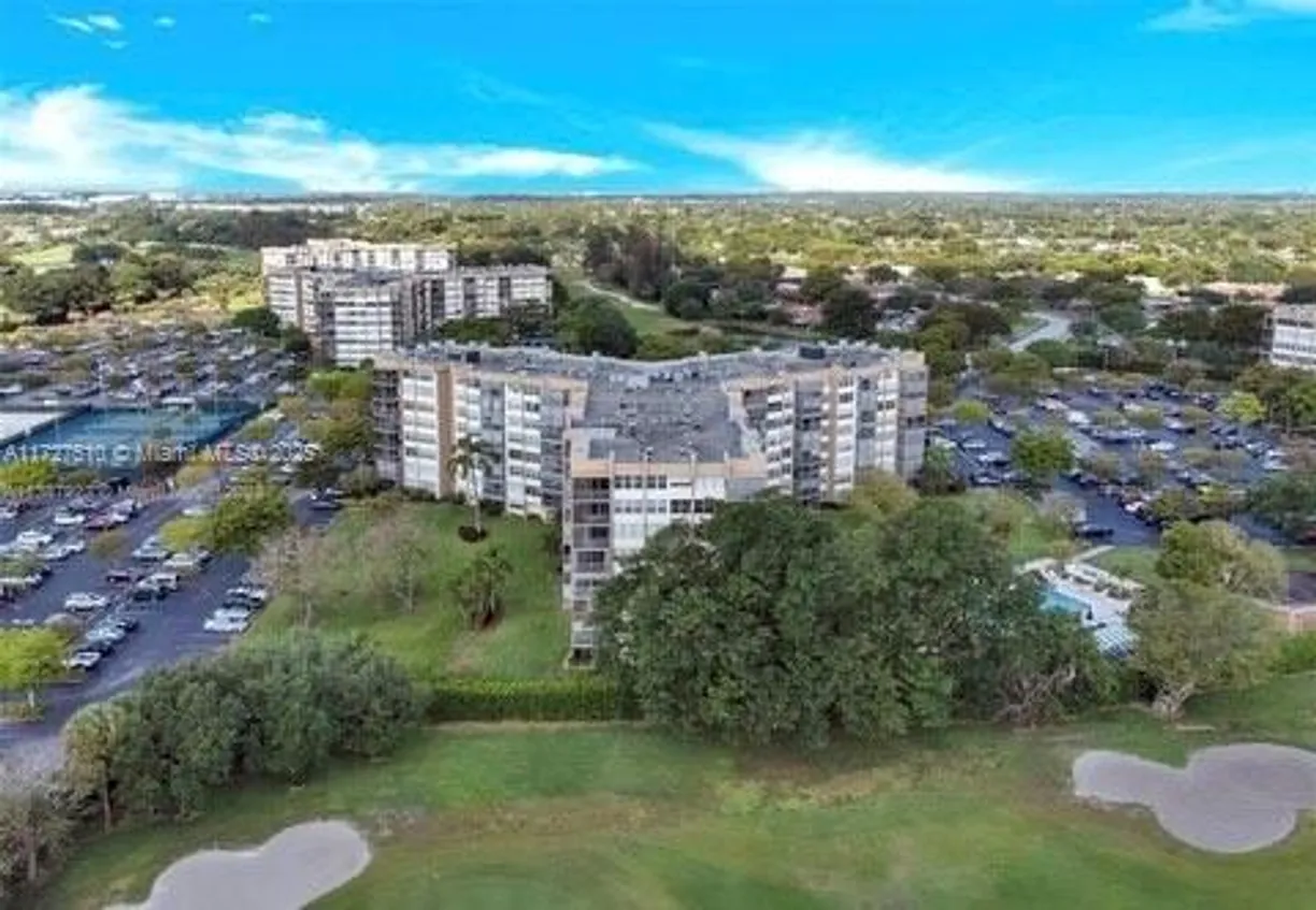 South Florida Real Estate | View 1000 Saint Charles Pl, 416 | 2 Beds, 2 Baths