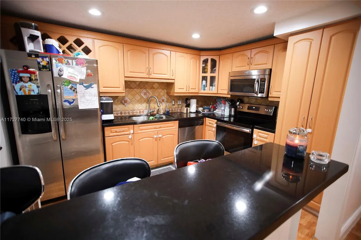 South Florida Real Estate | View 195 Lakeview Dr, 103 | 2 Beds, 2 Baths