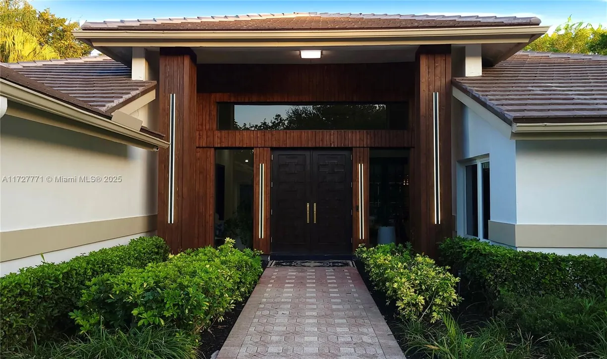South Florida Real Estate | View 7700 S Woodridge Dr | Listing