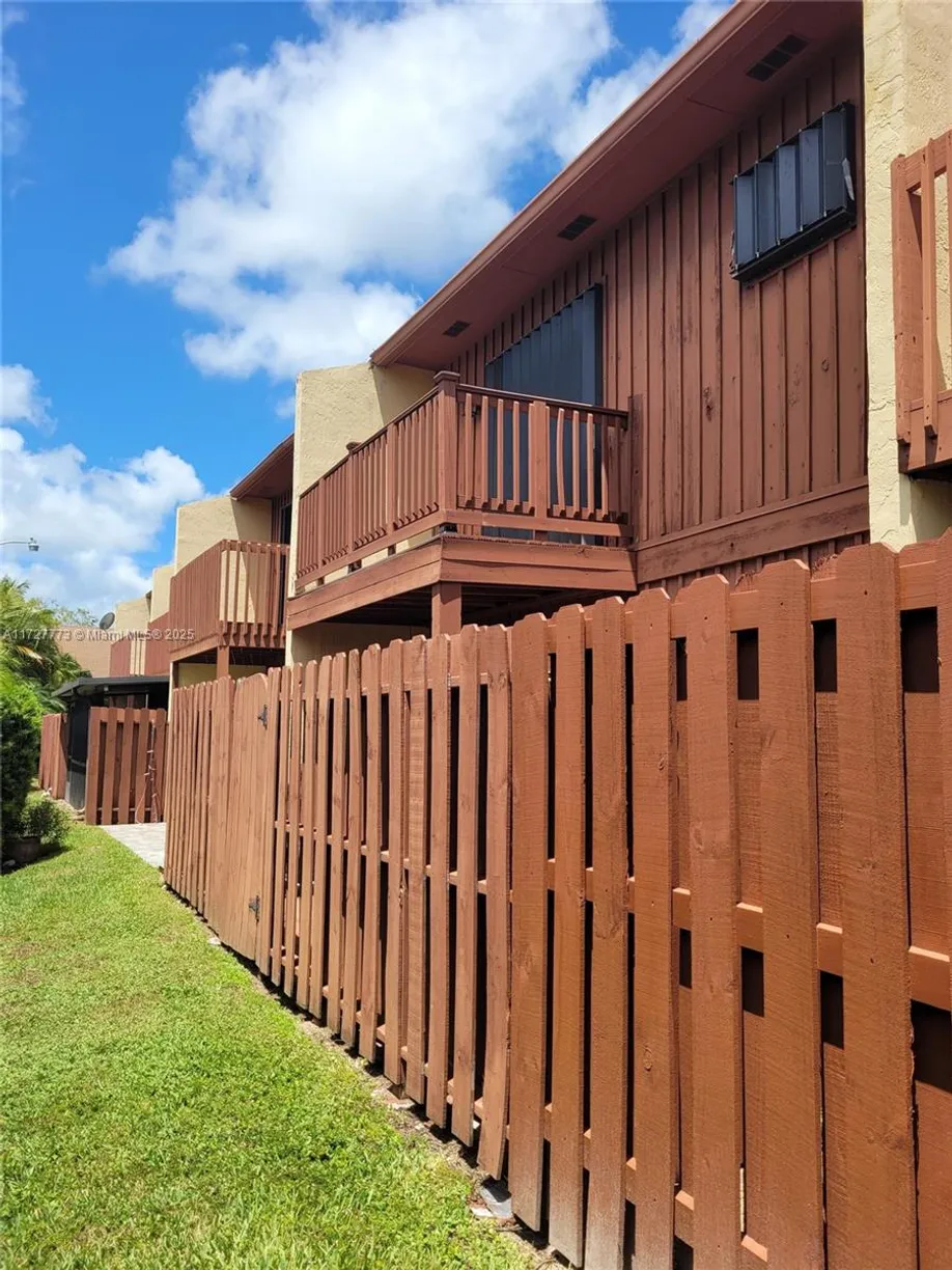 South Florida Real Estate | View 406 SE 14th St | Listing