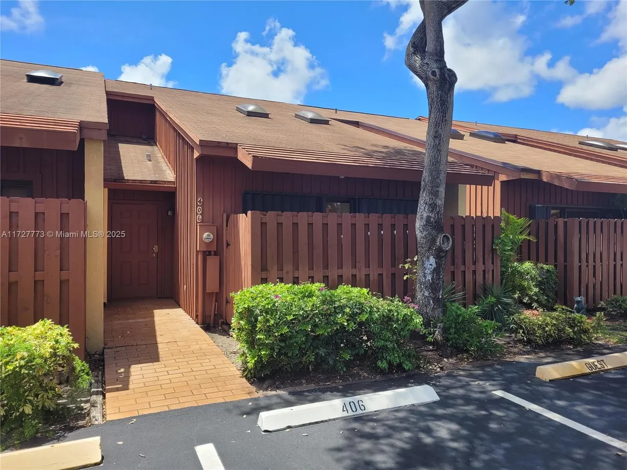 South Florida Real Estate | View 406 SE 14th St | Listing