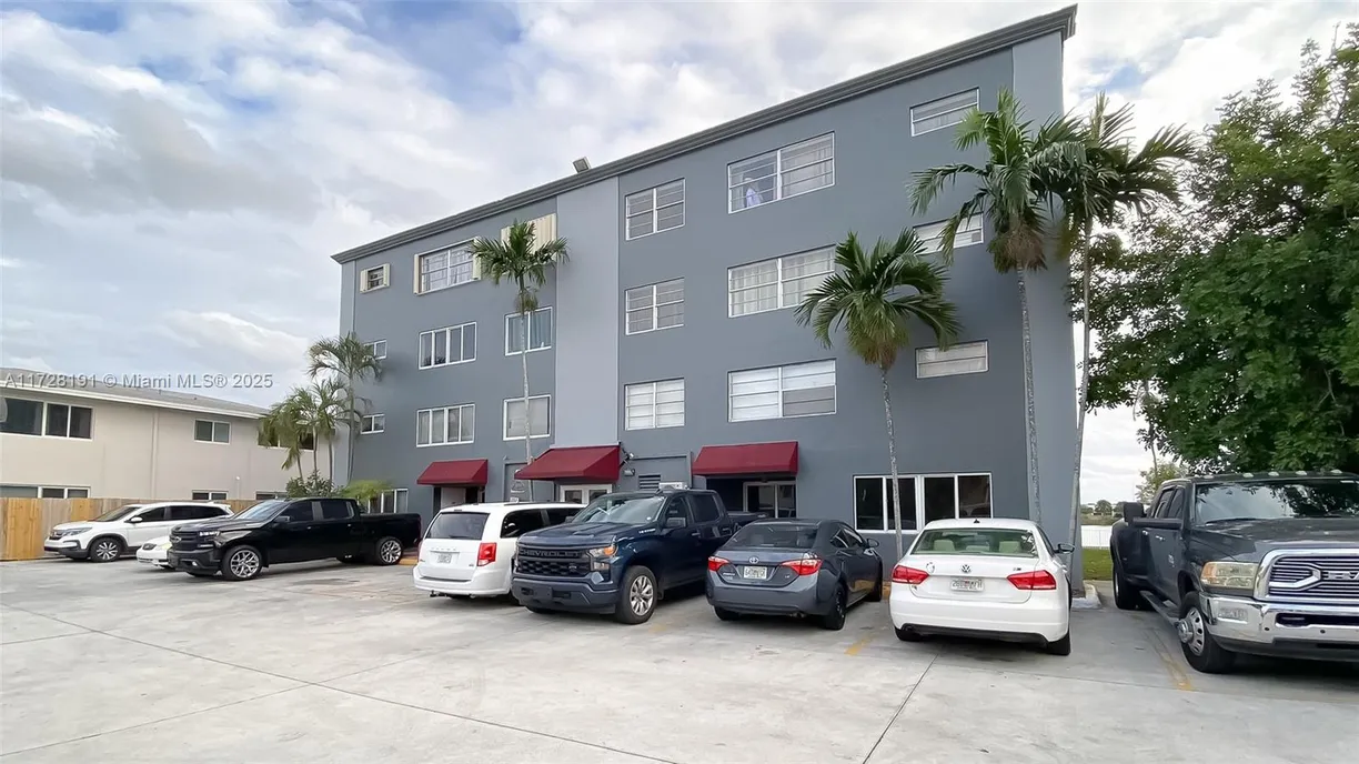 South Florida Real Estate | View 1060 Crystal Lake Dr, 304 | Listing